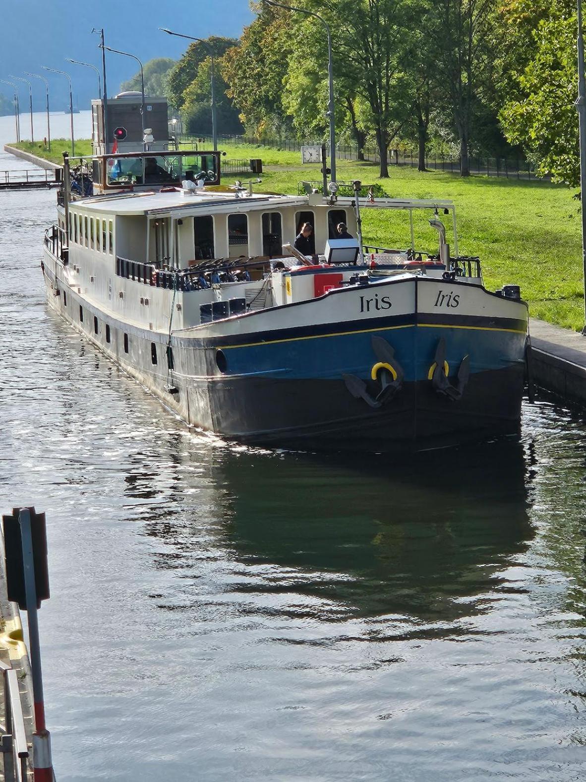 Hotelboat Iris Groningen Ngoại thất bức ảnh